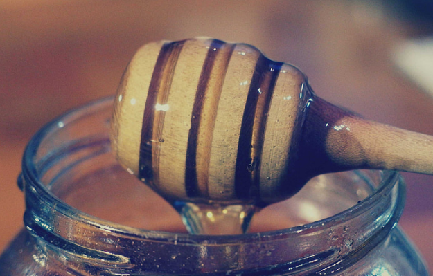 蜂蜜水，夏季养生的甜蜜选择 
